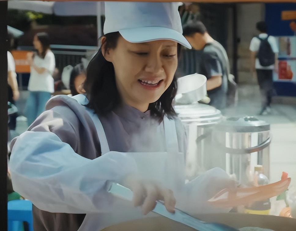 主打亲情牌的《生逢其时》，昨晚隆重登陆央视1台。在看多了悬疑、谍战等题材的电视剧