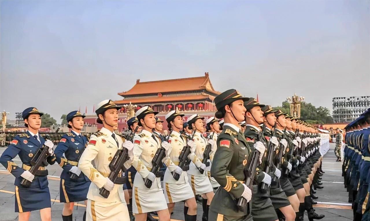 #高看徐州#徐州最美女辅警，是阅兵方队教练员！曾以昂扬的姿态亮相国庆70周年阅