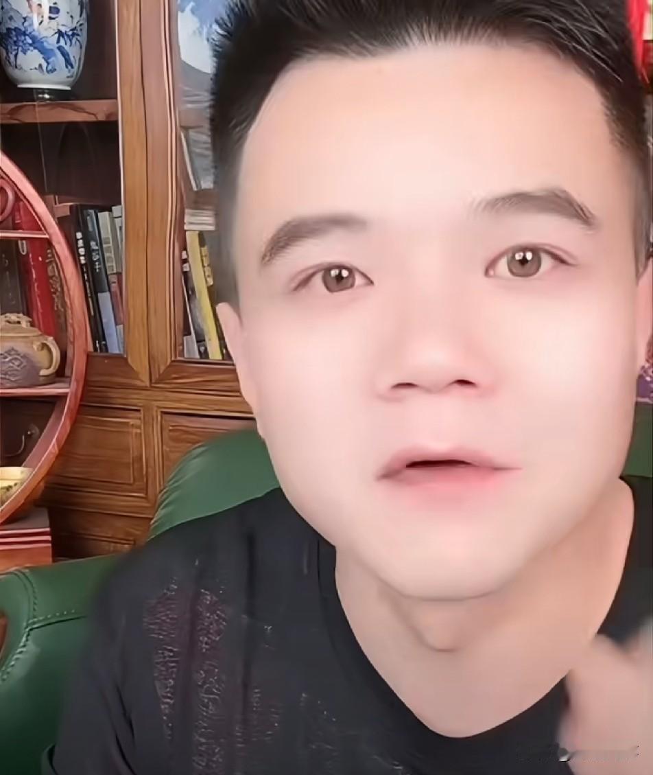 小冠军当着巴扎黑和兄弟面前把家砸了，做电商起来后愈发强势！