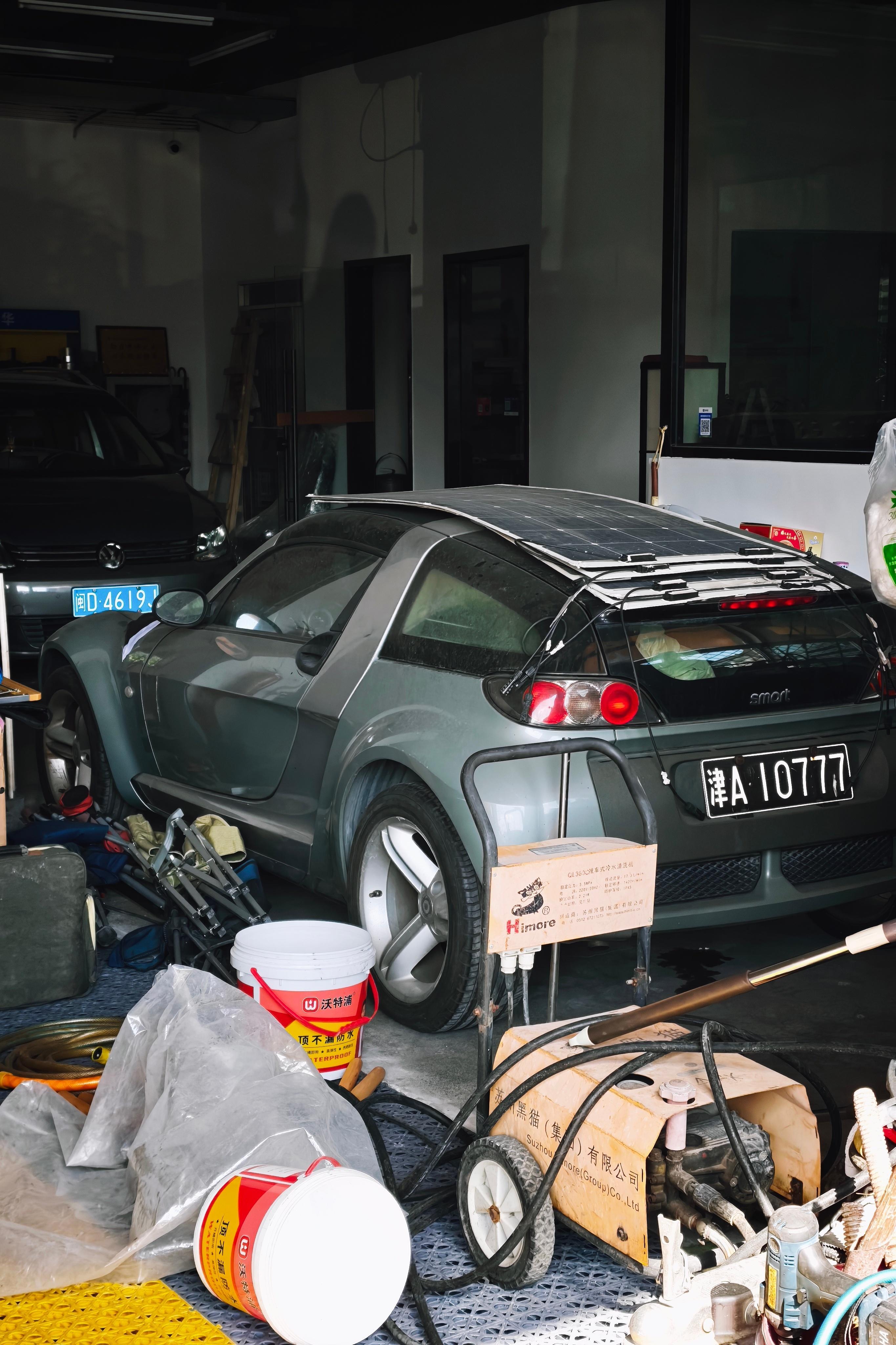 神了，居然能看到这么稀有的车。。。。。资料：这台车是SmartRoadster