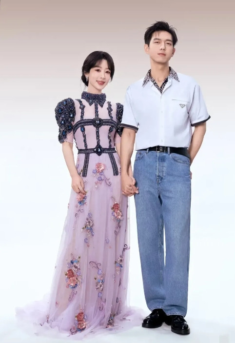 他们两人要是在一起，估计没人会提出反对意见吧。女的漂亮，男的帅气，孩子肯定好看，