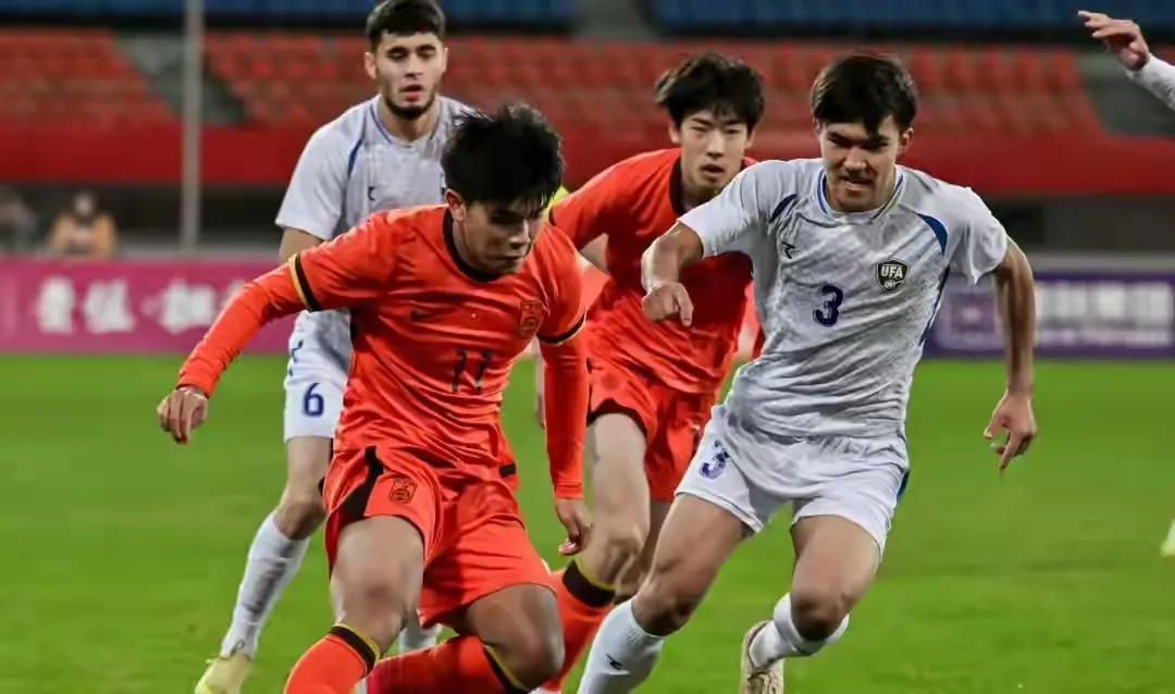 “熊猫杯”伤兵折将，好多人在熊猫杯出现伤情，蒯纪闻左臂疑似骨裂，最后一场打了半场