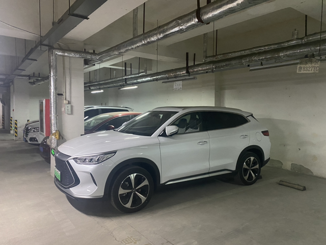 提车一周帅图分享开了一周，345km，除了有点味儿，其他黑子们喷的地方我都没感