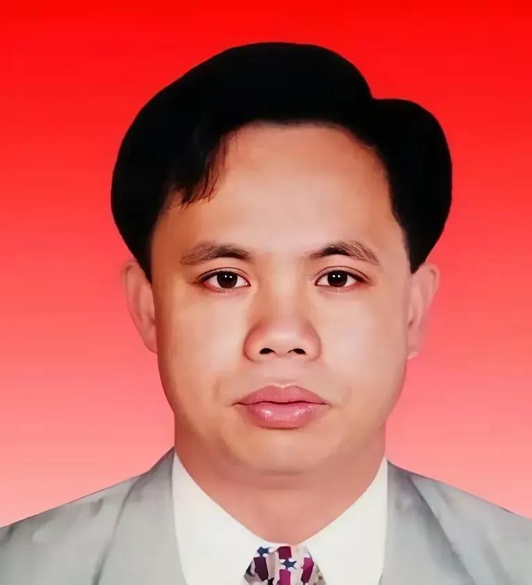 深圳的那个房企大佬黄康景，就是绿景集团的董事长，他这辈子最傻的决策，就是押上绿景