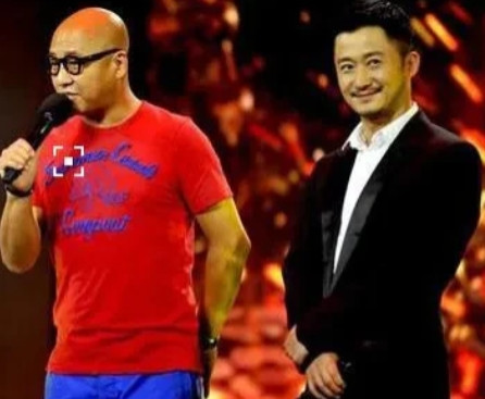2013年，吴京筹拍《战狼》时，给好朋友周晓鸥打电话说：“兄弟，找你拍电影，戏份