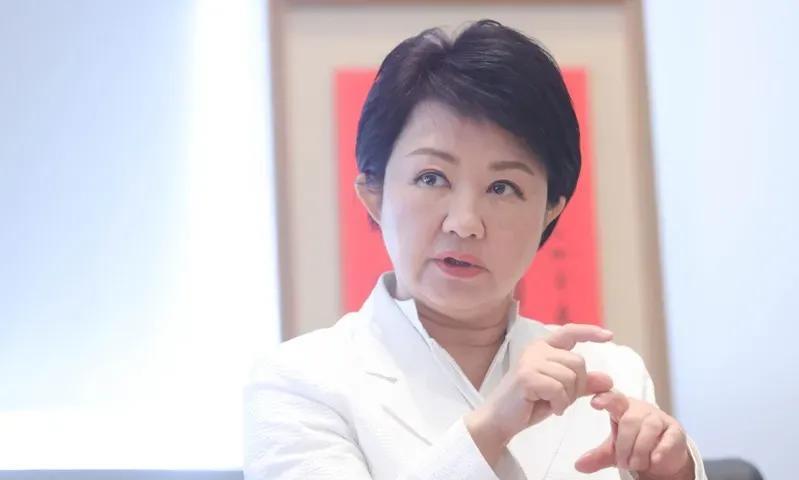 卢秀燕公开喊话了！正在澳大利亚进行访问的台中市市长卢秀燕公开表示，面对当前日益严