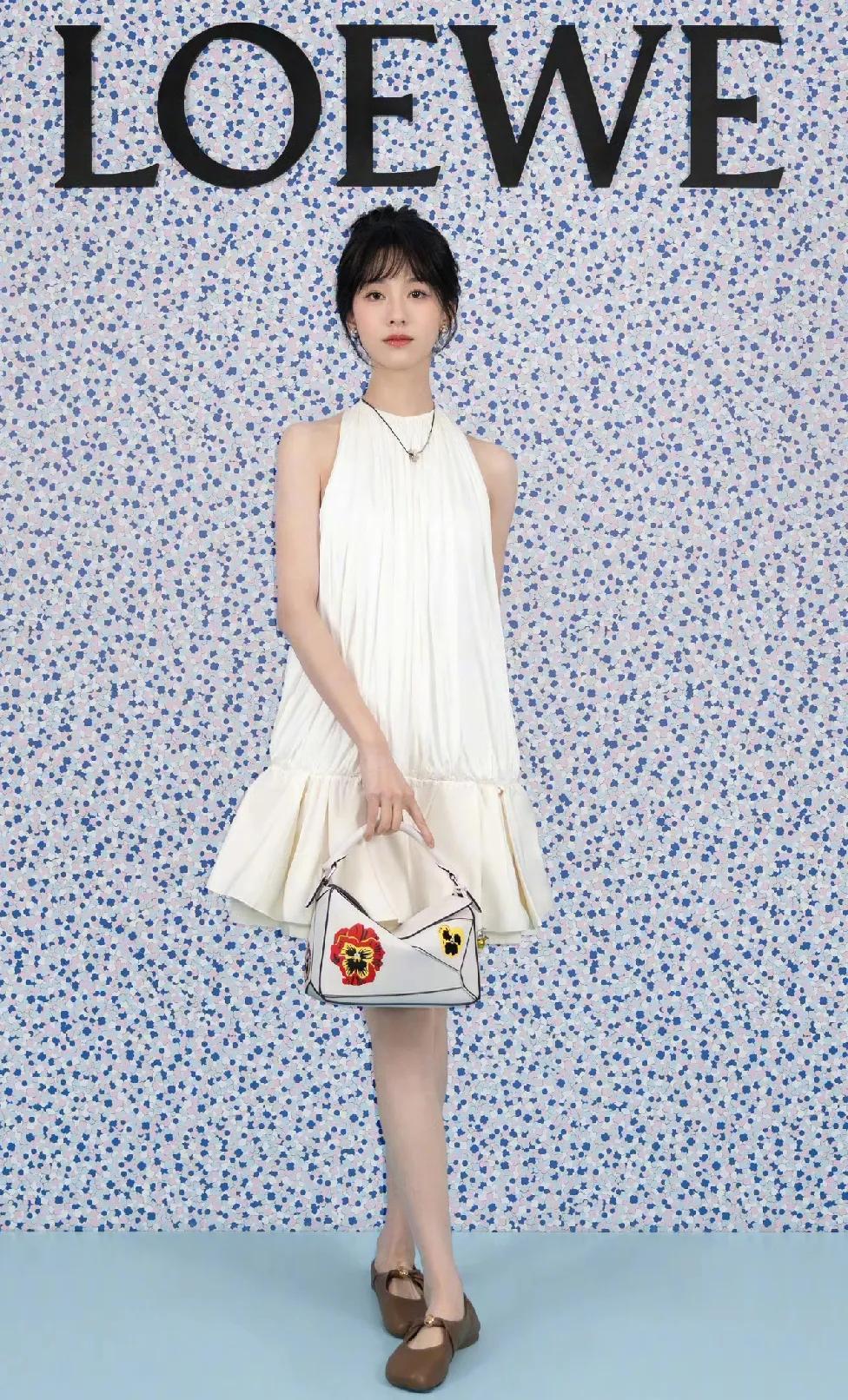 @陈都灵最新～@LOEWE[比心]