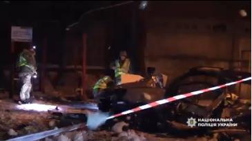 乌克兰安全局基辅市中心办公室发生爆炸事件。据乌方通报，一辆装有炸药的厢式货车被引