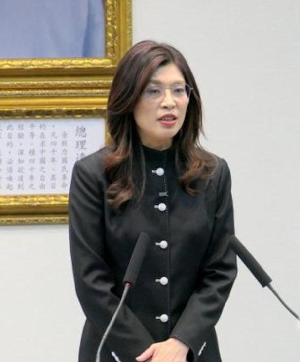 罕见！国民党主席竟然穿中山装主持中常会，国民党中常会沸腾！台湾2026年4月1