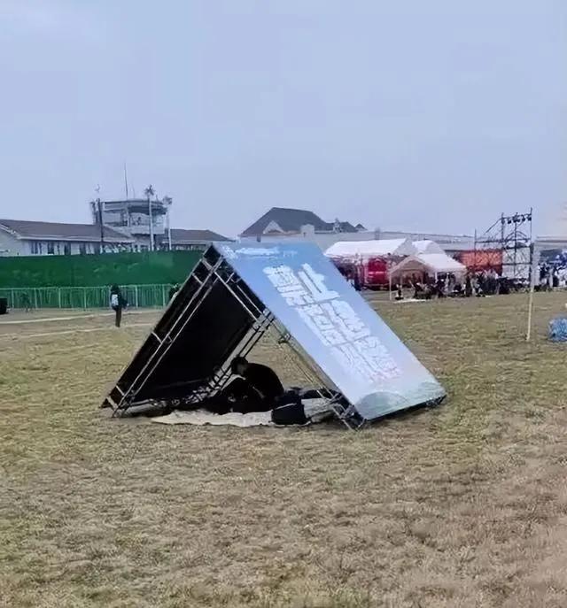 不是，你贴脸开大是吧[捂脸哭]