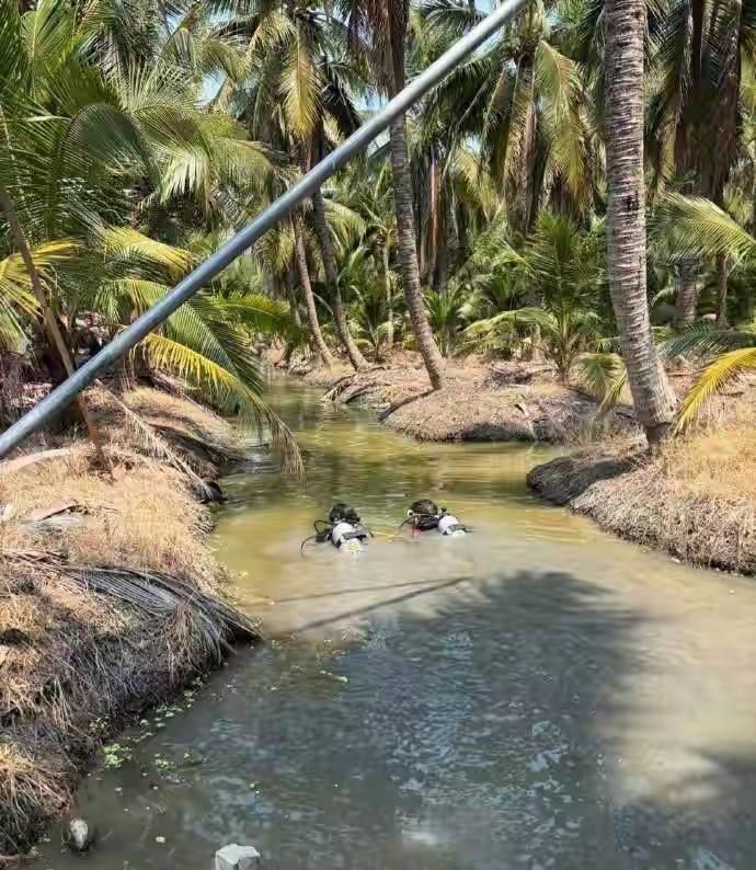 被发现时，遗体已经泡在水沟里好几天了！34岁的季某（音译），身材好，也很漂亮。