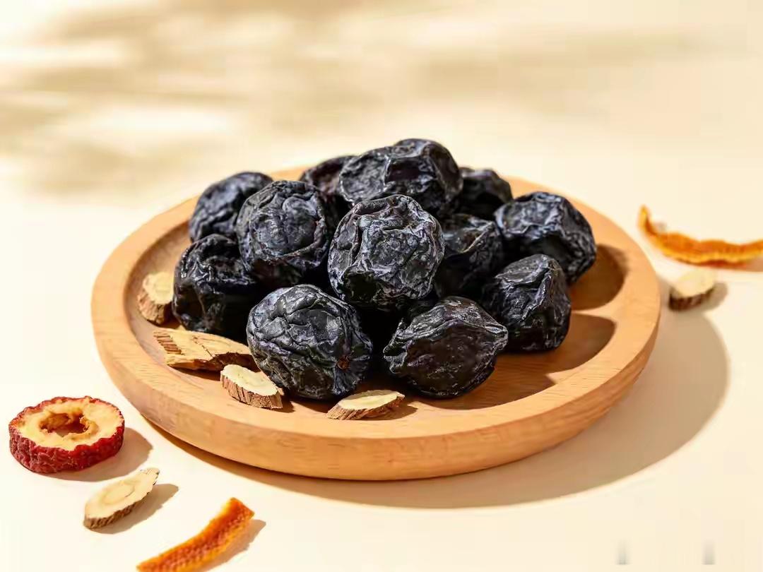 乌梅食疗方，同时补充功效解析、饮用禁忌、重要提醒，方便参考使用：一、食材与配方详