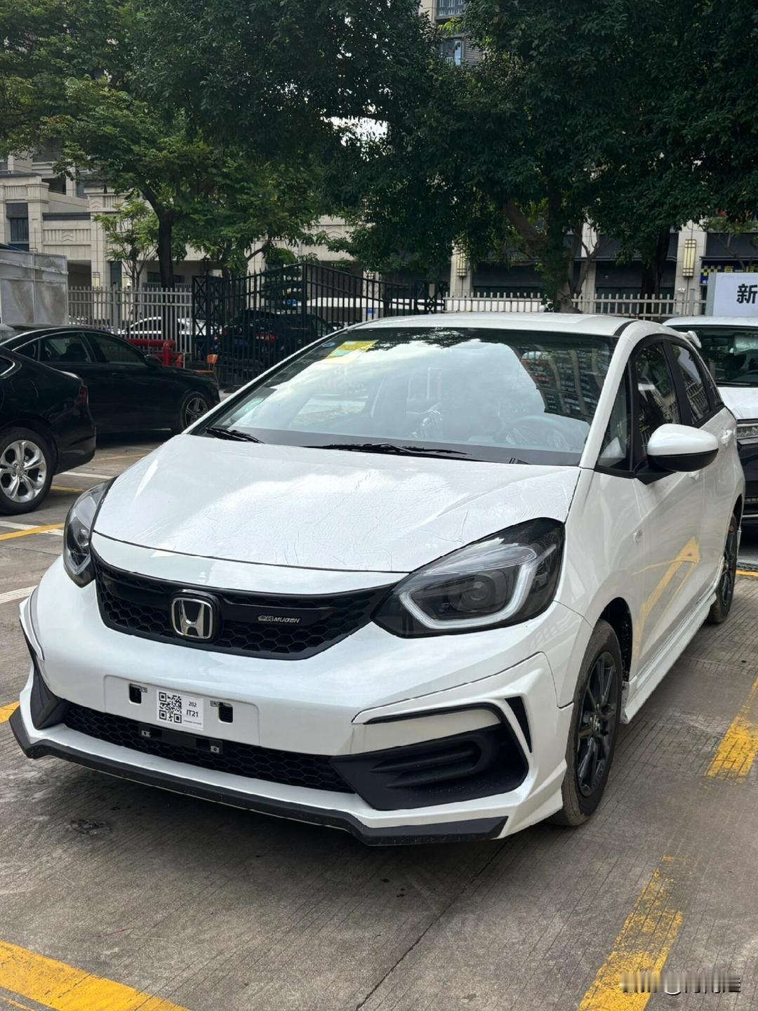 小酸奶以一己之力葬送了本田飞度，她曾说飞度是五十万以内最好的车。有可能是太贵了