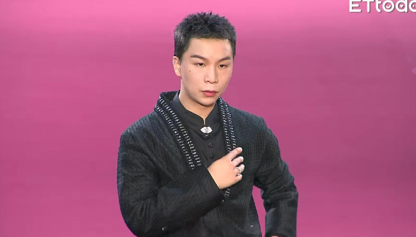 小S没走红毯小S没走金钟奖红毯《小姐不熙娣》派翠克和制作人登上红毯，但小S没有