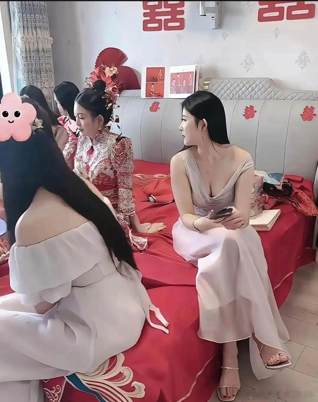 结婚的时候最怕伴娘比新娘好看