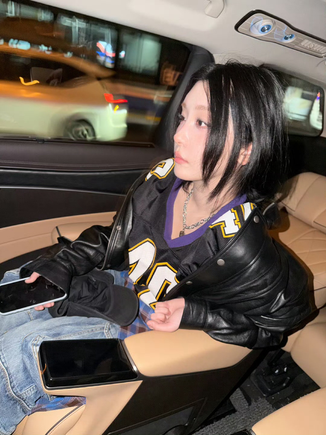 赵小棠你到底有多少件球衣上衣！！多多营业多发自拍想你！