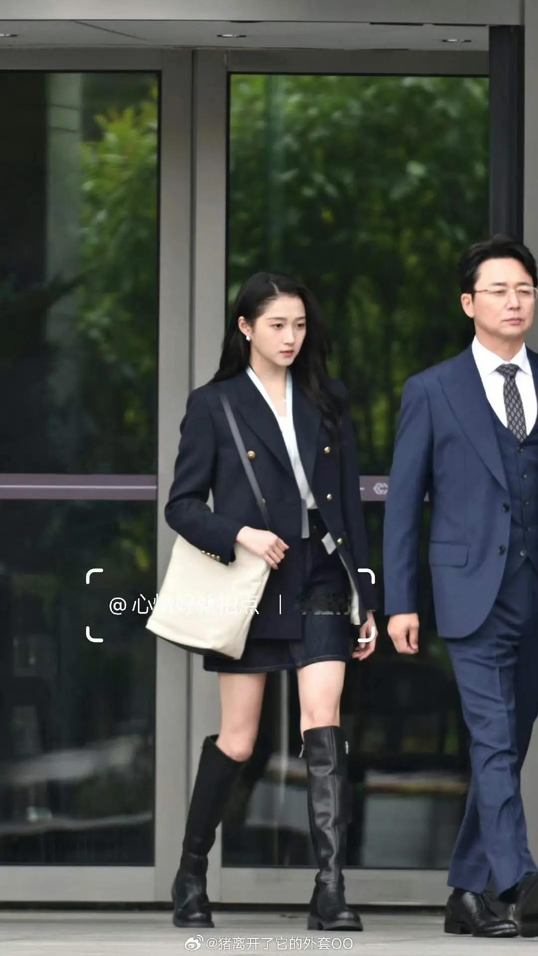 关晓彤新剧妆造挺适合她的