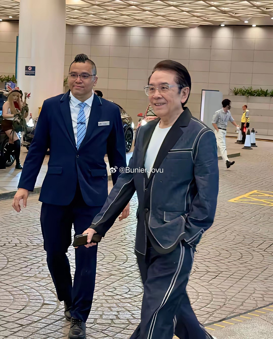 完全看不出来这快80岁了，怎么保养的啊