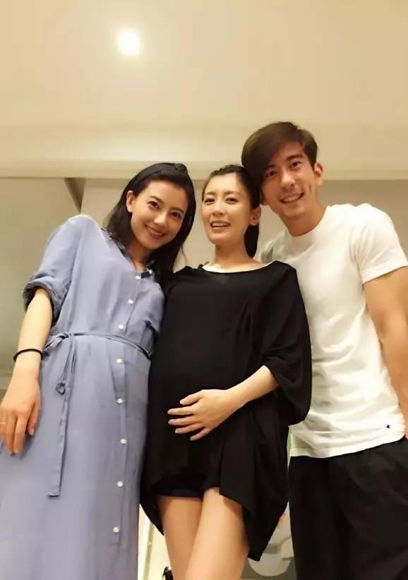 修杰楷有眼福哦,娶得大美女贾静雯,还可以偶尔看到高圆圆贾静雯两个绝代佳人一起拍照