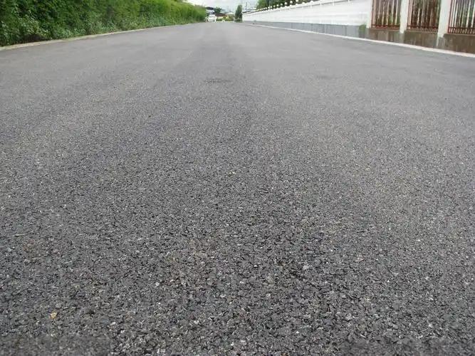 农村什么时候村民关系最差，修路的时候。2010年当时新农村建设，给村里修水泥路，