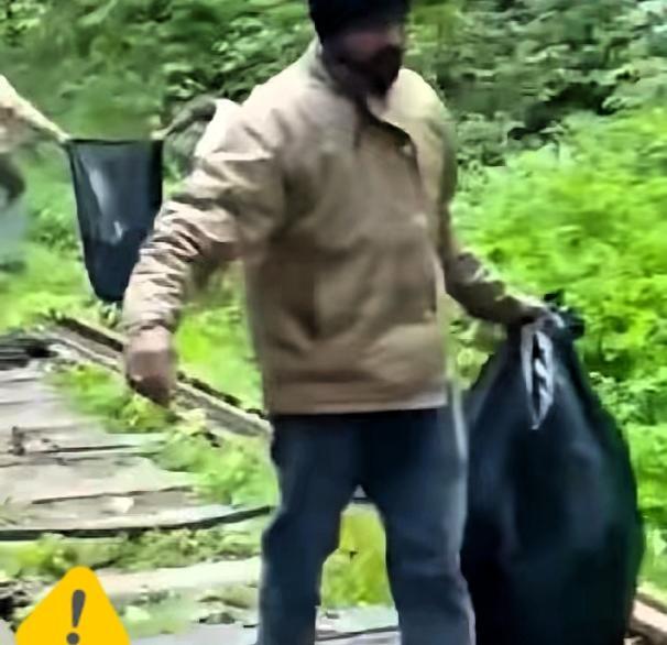 果然，还得俄罗斯人才能治得了印度人!几个印度人在公共草坪上聚餐，吃完拍拍屁股走