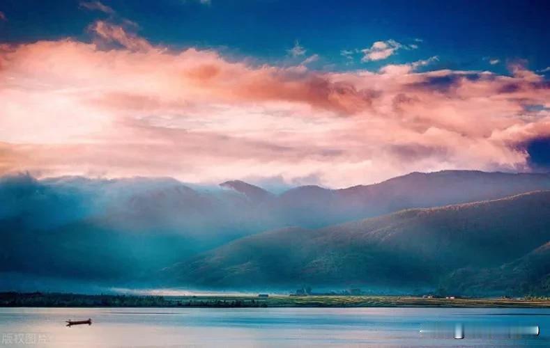 随着国家经济和人民生活水平的提高，农民的养老金也会水涨船高，这是可以看到的，无需