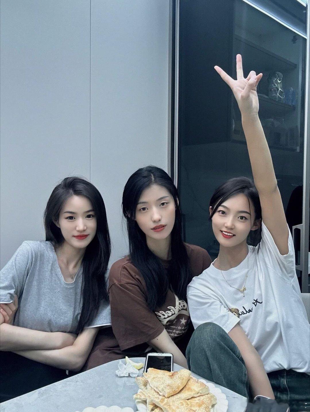 一枝红杏出墙来了那个更吸引你？