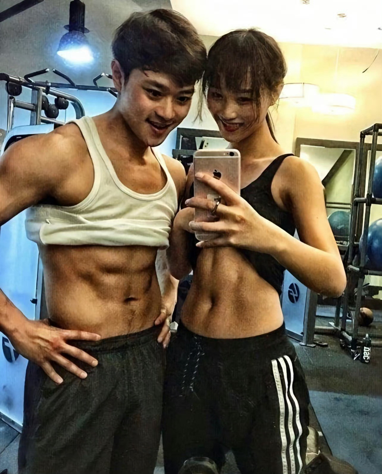 曝曹骏新恋情，曹骏前女友蓝盈莹“我是从小看你的戏长大的”破防了，当初他们在一起时