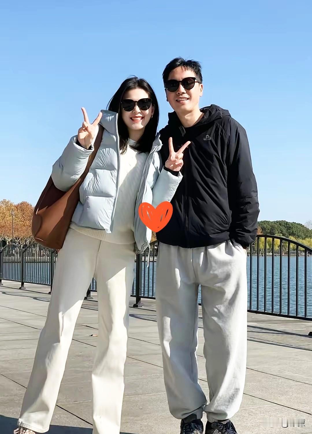 前两天表弟带上新婚媳妇儿来给外婆拜年，让我长了见识。表弟两夫妻今年都36岁，