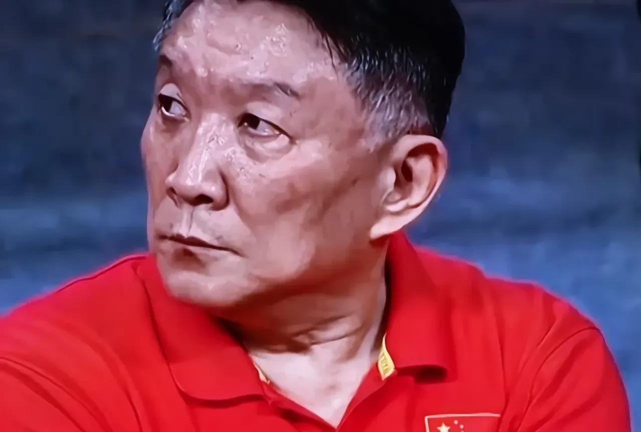 谁会想到宫鲁鸣68岁了，又重披战袍，统领中国女篮为国出征亚洲杯。亚洲杯从7月13