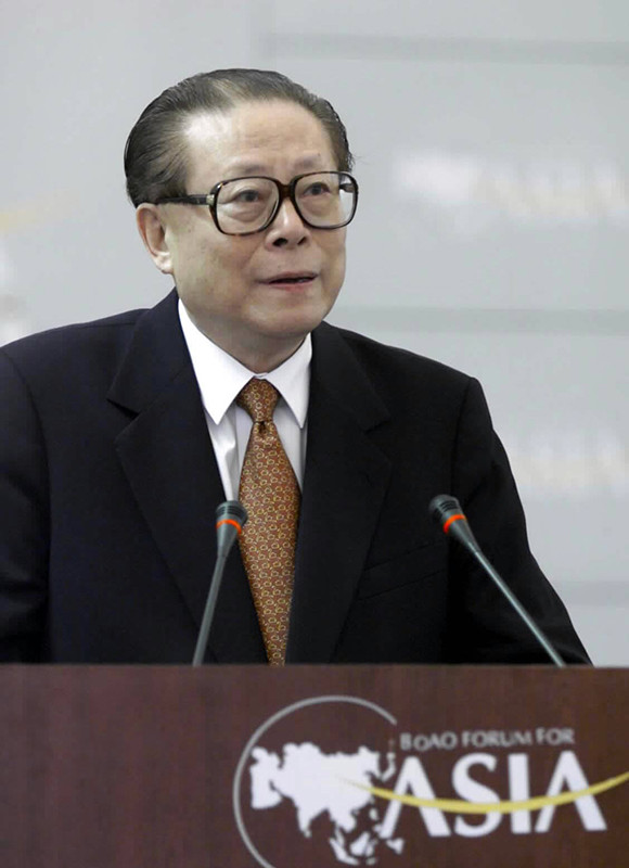 1997年江同志访问美国，专门到哈佛大学演讲，他开篇就提到了一个典故，那是《庄子