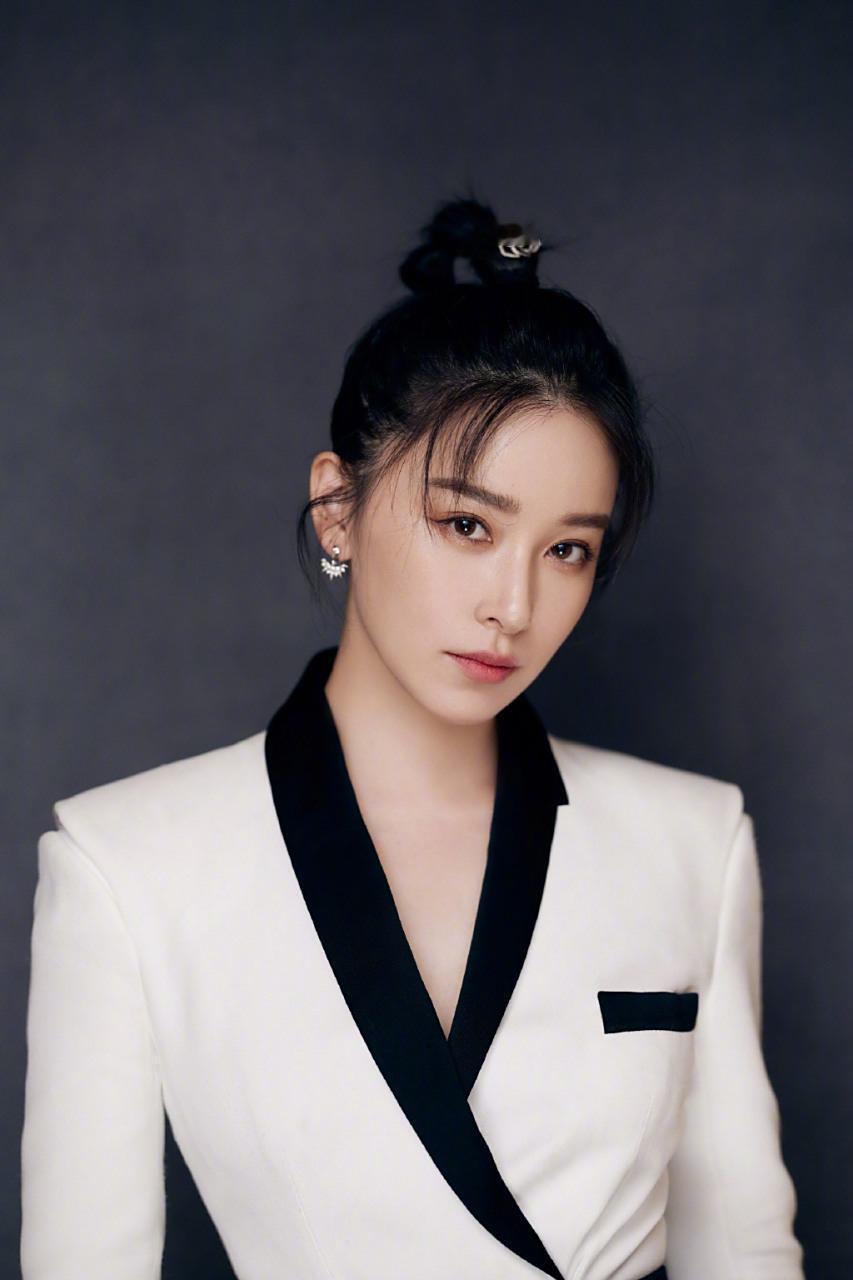 阚清子怀孕38周去产检，结果单子被医院00后实习生拍照发群里炫耀照片里姓名孕周全