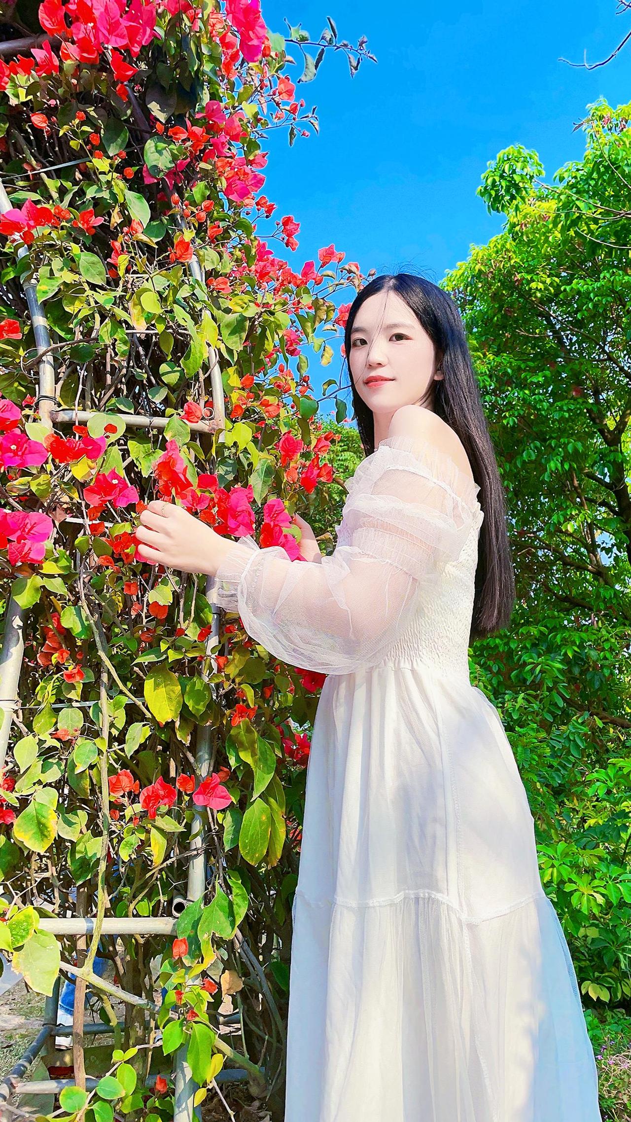 对小众风的偏爱，也是对不被定义自己的偏爱。不要把美丽留给明天，今天就穿出最美的模