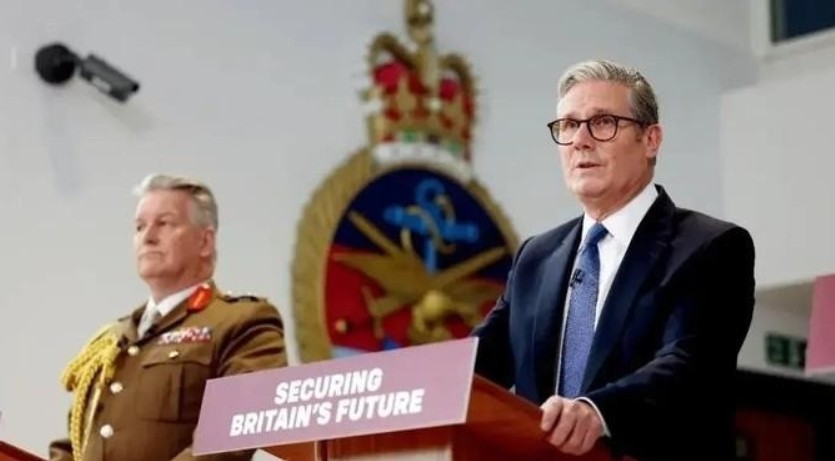 俄罗斯危急时刻到了！乌摧毁俄大批轰炸机后，英国、德国相继宣布：已准备好与俄开战！