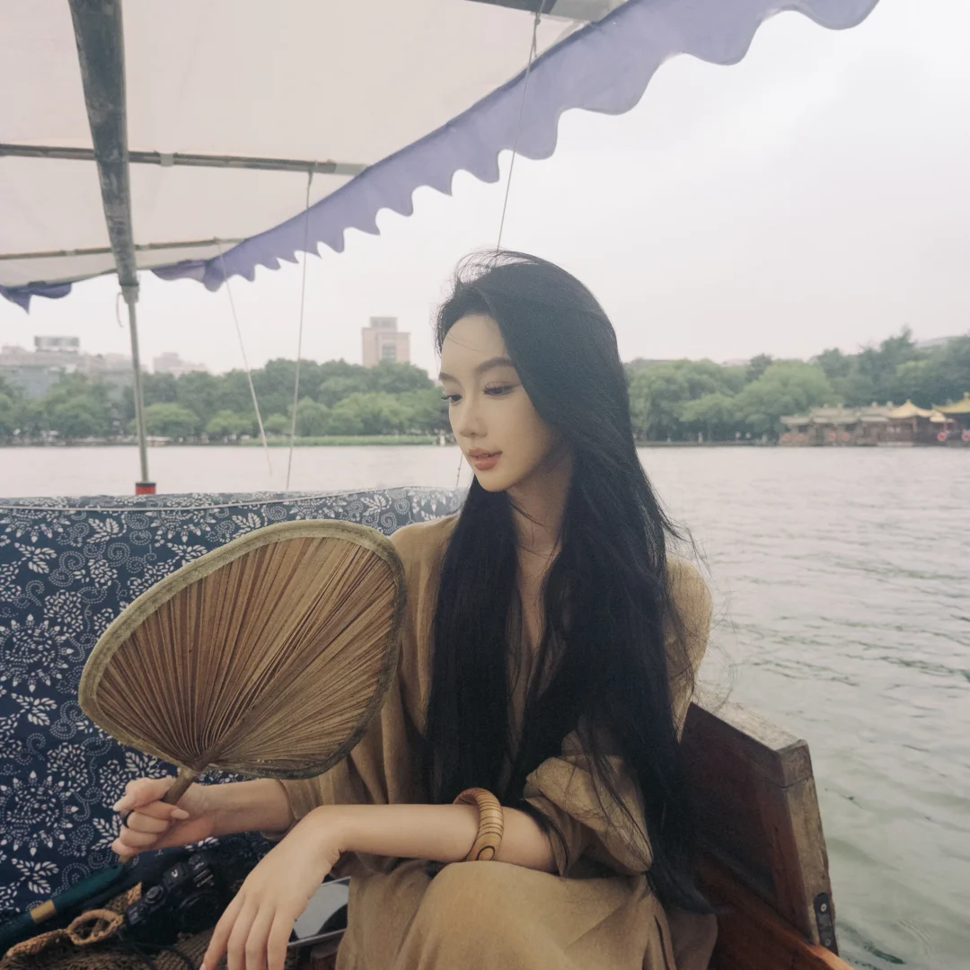 烟雨落江南