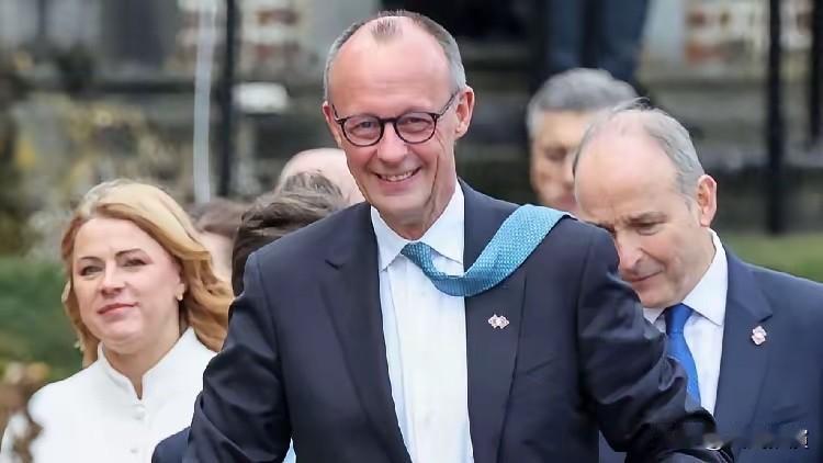 默茨总理在北京说，德国和中国是“世界三大工业化国家中的两个”这话一听就知道，