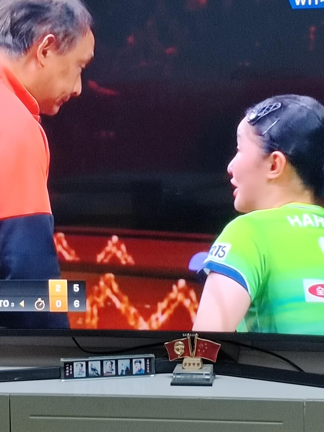 最新消息王曼昱再胜张本美和！★10日晚，WTT中国大满贯女单半决赛王曼昱对阵