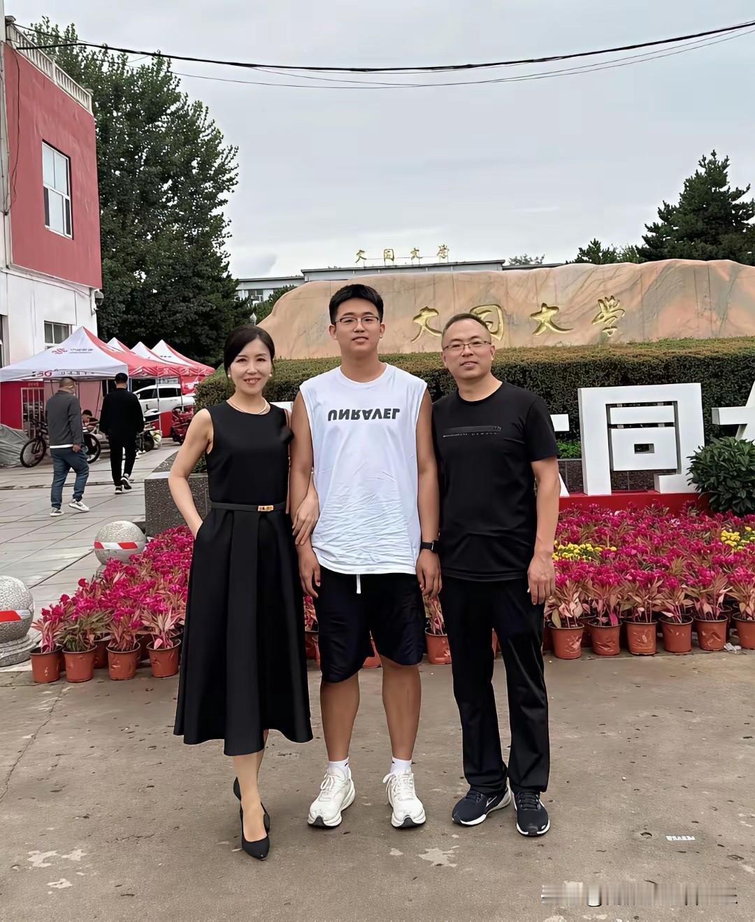 不懂就问，考上这个学校，是不是很牛？