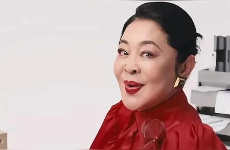 66岁倪萍“变脸”引热议，是医美过度还是另有隐情？家人们，娱乐圈又出大瓜啦！昔