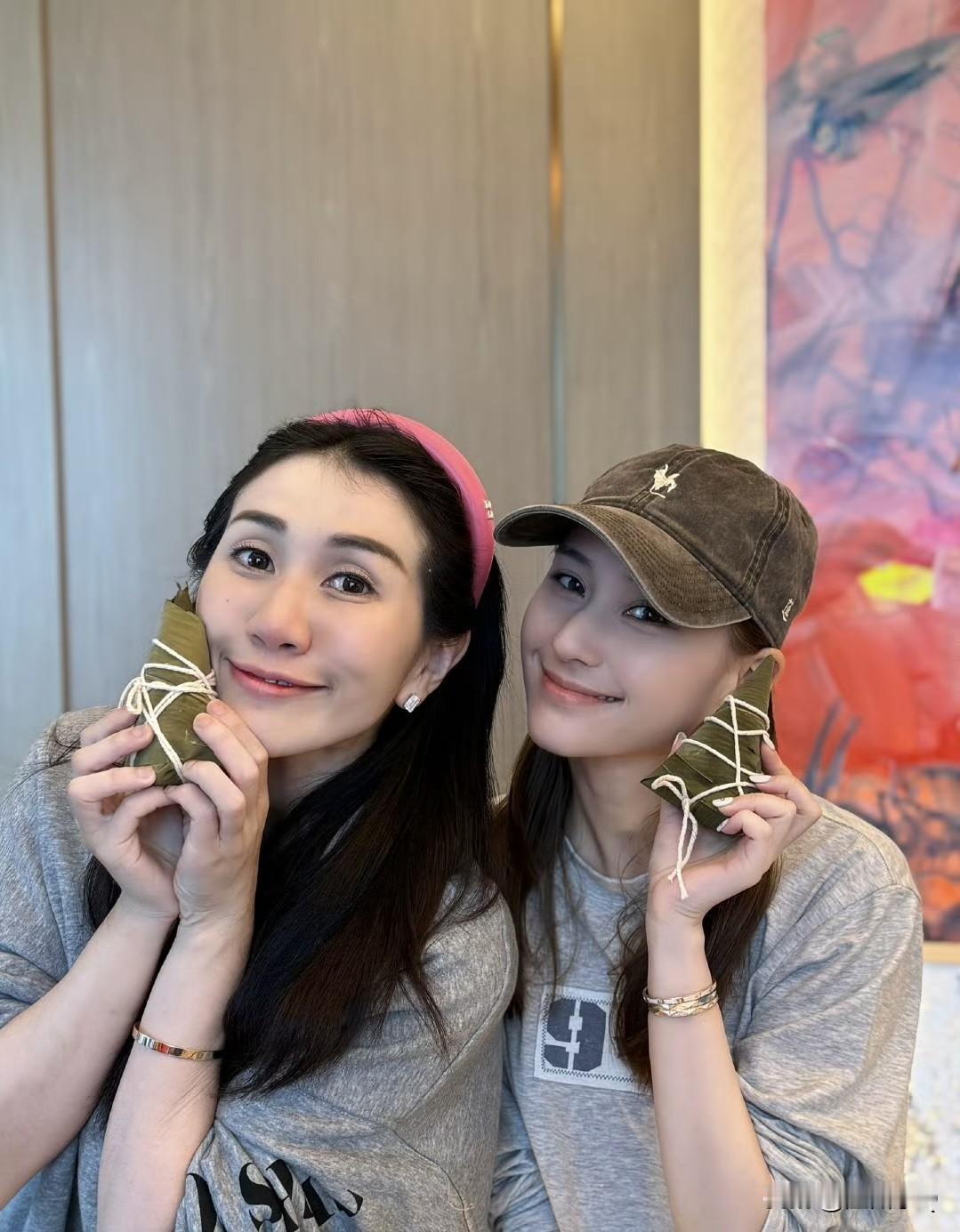 明明四太梁安琪比三太陈婉珍漂亮，又都是赌王的孩子，但四太之女何超盈就是没有三太之