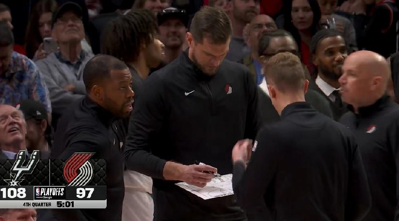 斯普利特：永远有一颗马刺心！！！在开拓者主场被马刺逆转的G3比赛中发生匪夷所