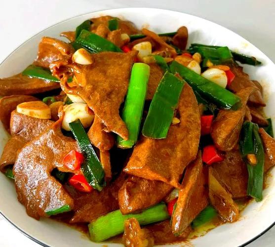 今日立冬，你那儿下雨了吗？俗话说，立冬晴，一冬晴；立冬雨，一冬雨。意思是说，