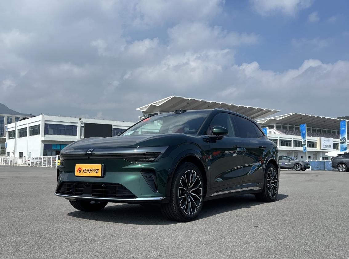 带着问题去试车新款极氪7X在2024年9月29日，极氪7X正式上市，时隔一年后