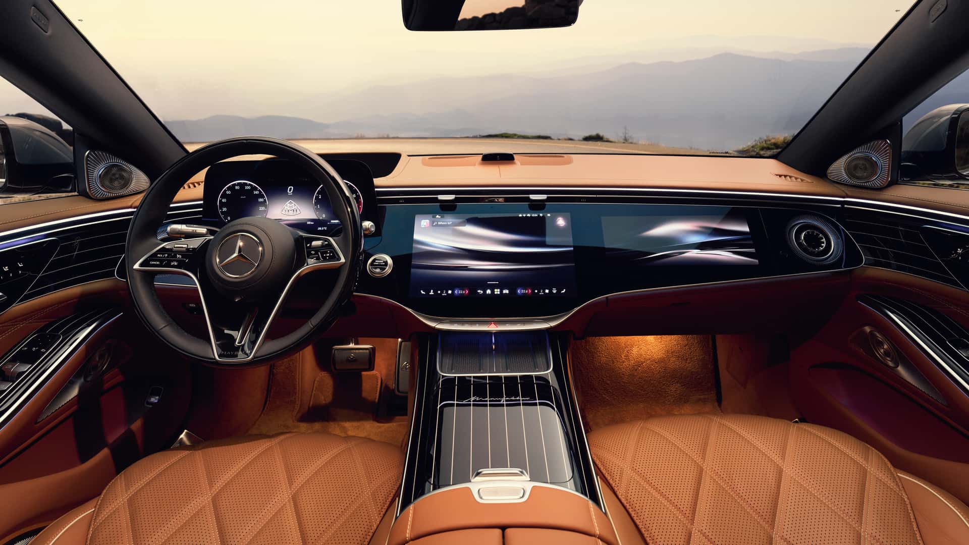 奔驰正式发布了2027款迈巴赫S级轿车的改款车型。新车在保持顶级奢华底色的同时，