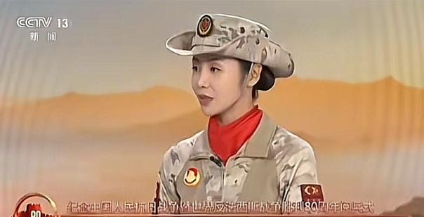 年轻有为！民兵方阵领队竟然是一名“乡长”！这位让人眼前一亮的女生，名叫李依潼