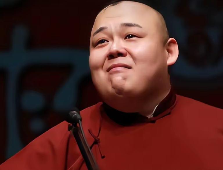 德云社处罚杨鹤通，很多网友纳闷，到底他说错了什么话？目前网上流出的直播录屏，