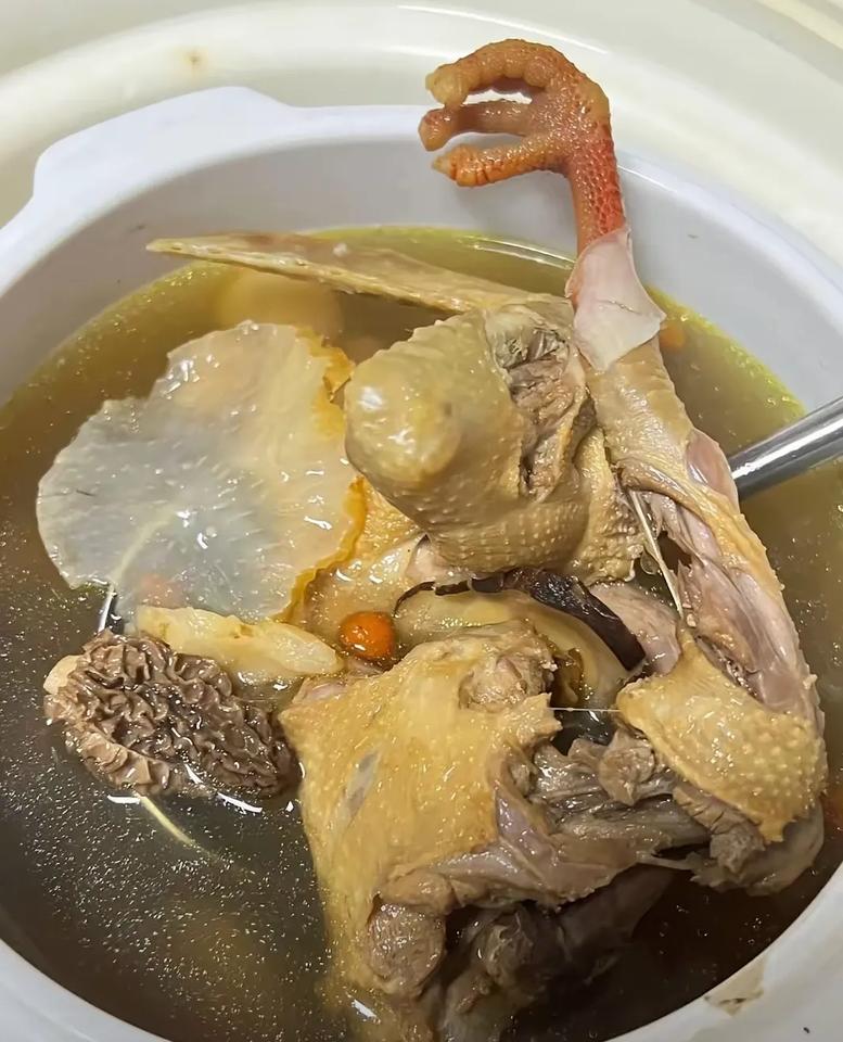 原本我只是抱着试试的心态，给老爸准备了一道老鸽搭配天麻的汤。没想到竟然有效果这么