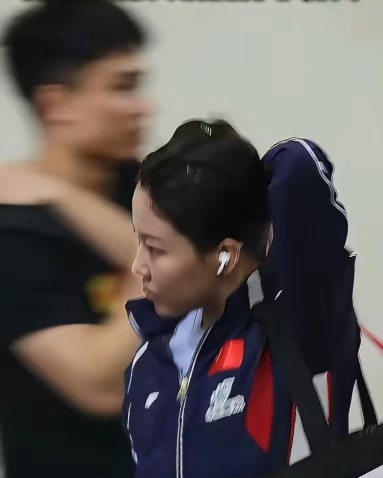 曾经国乒热议的“七筒CP”互取关，赛场偶遇零交流，难道就此形同陌路？其实，周