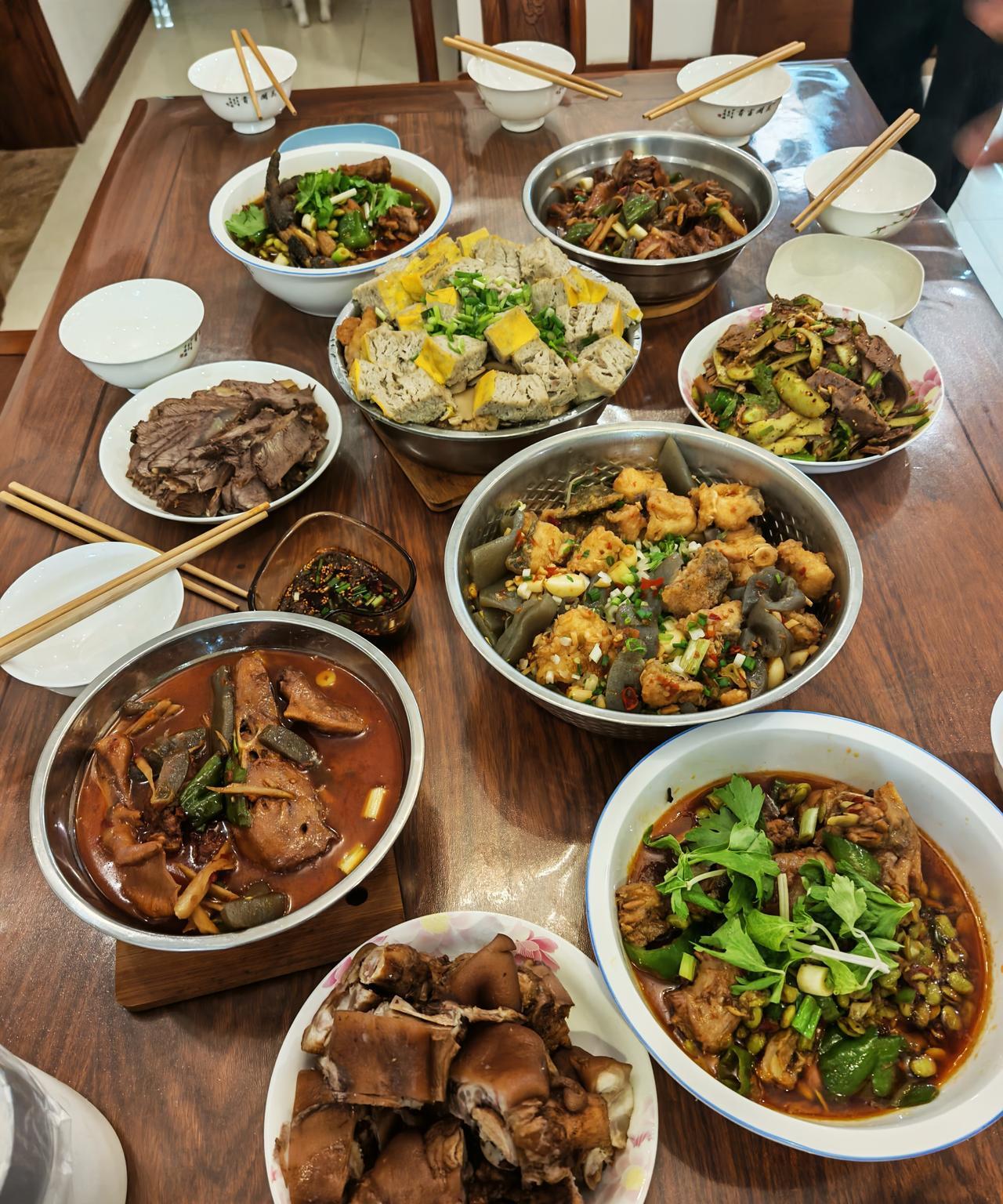 我们家有个习惯，已经快20年了，就是无论什么节日，包括春节、国庆、中秋、元旦等等