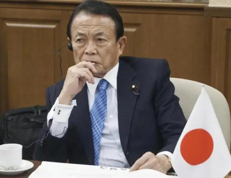 麻生太郎公开就中日对峙作出评价！这位前首相公开谈中日对峙，承认当年就是觉得有利才